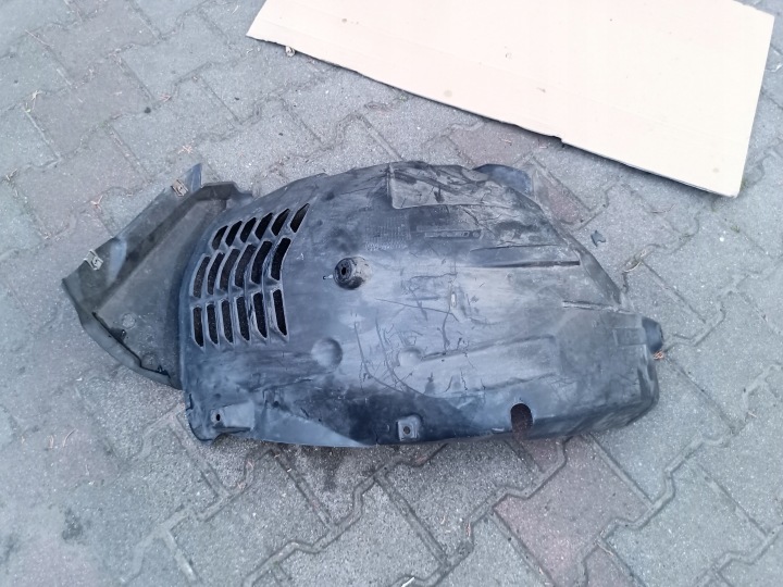 Mercedes E Luokka W212 63 AMG E63 vasen etulokasuoja