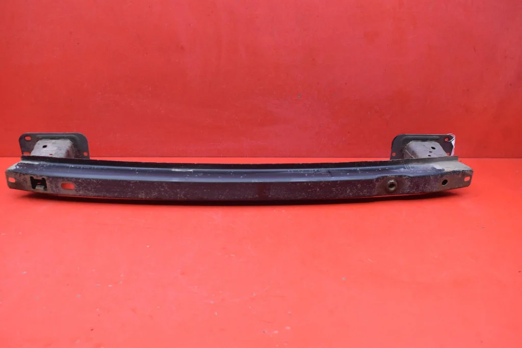 Traverse de pare-chocs Ford Focus MK3 III 11-15