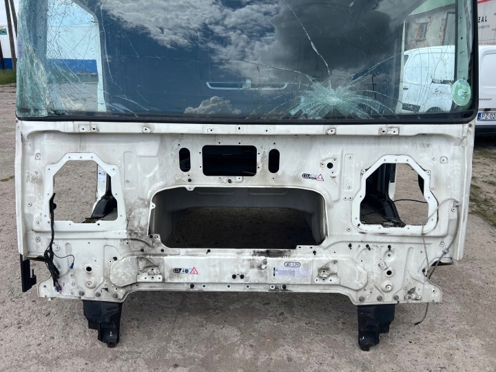 DAF XF 106 LIFT EURO 6 Ohjaamon etuseinä