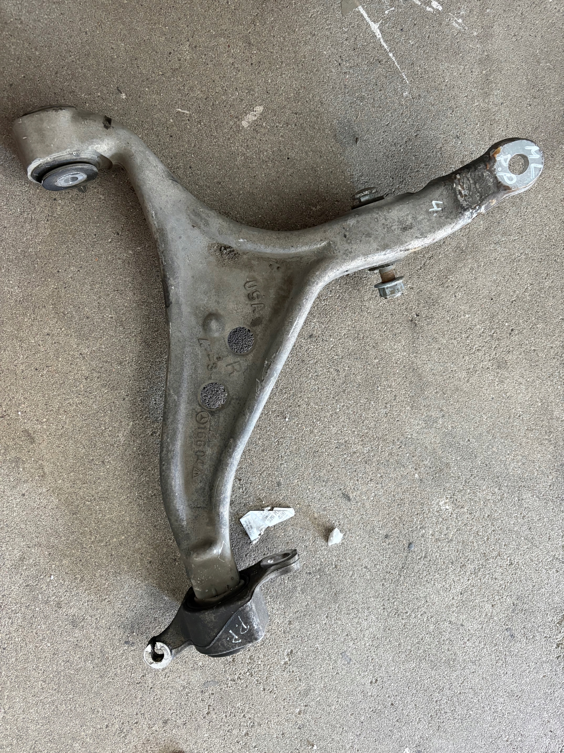 Mercedes ML W166 3.0d front right lower arm 16603 image 2