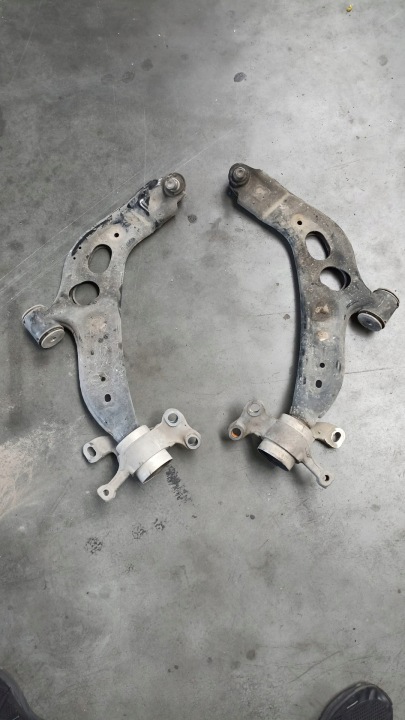BMW F39 F48 etuvarsi oikea vasen 6879844 6879843