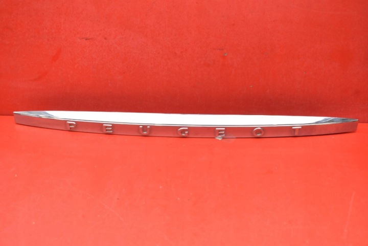 Taka valo kromi Peugeot 407 farmari 04-10