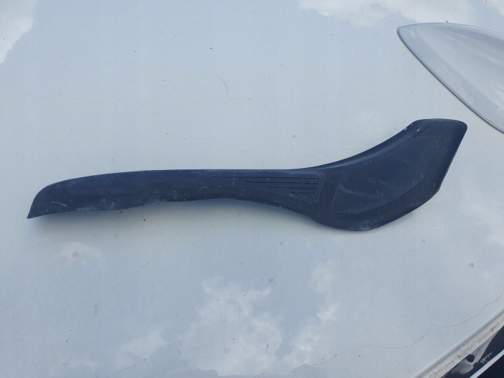 Rynnenka suojus lampun takaoikea BMW G20 2.0 D OE 7464426
