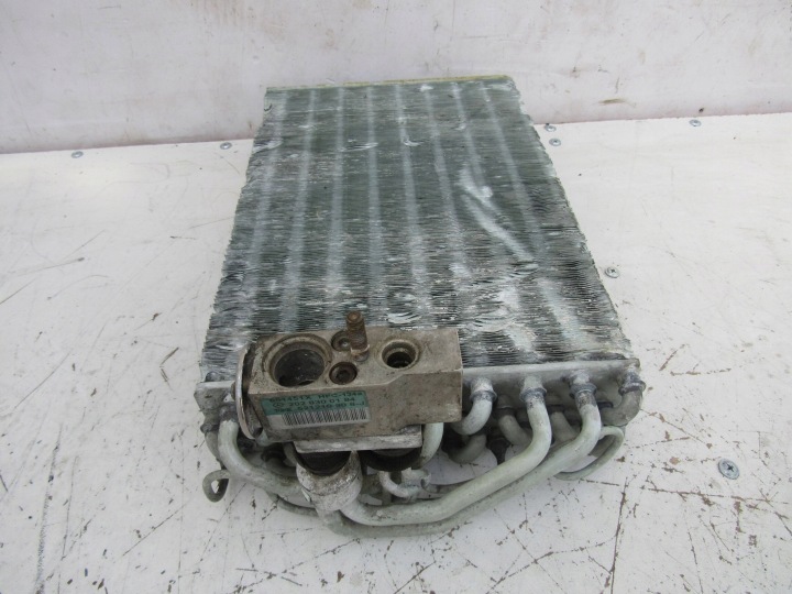 MERCEDES C W202 202 W208 208 VERDAMPER 2028300184