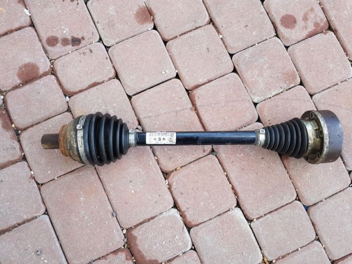 Axle shaft driveshaft Skoda Superb 8D0407271 HT