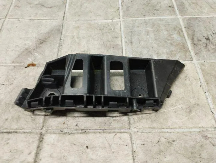 VW Tiguan (5N_) etupuskurin vasen liukukappale 5N0807183 2.0L diesel 103kW