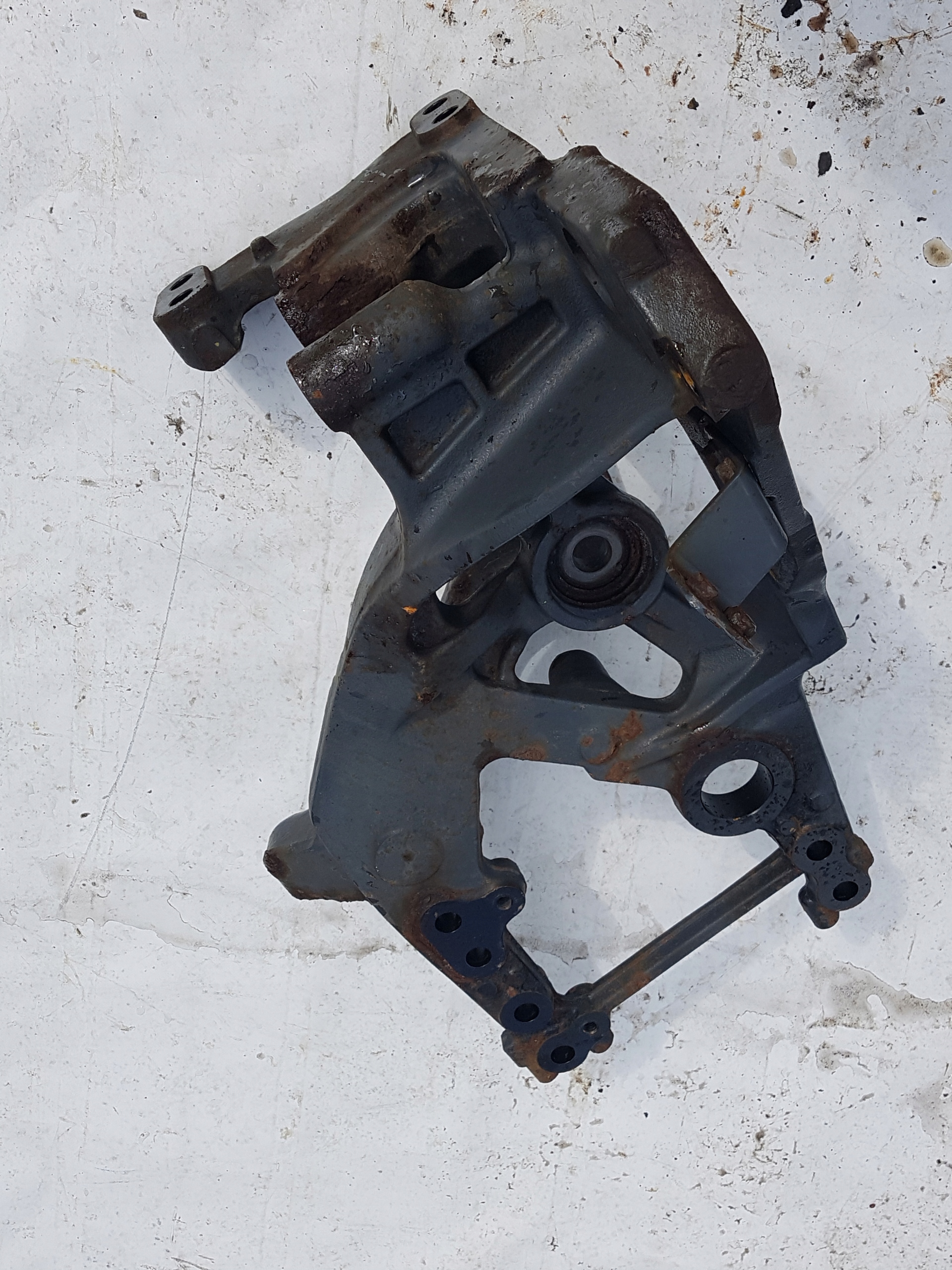 Supporto attacco sospensione anteriore LH DAF XF 106, CF Euro 6 Low Dec image 4