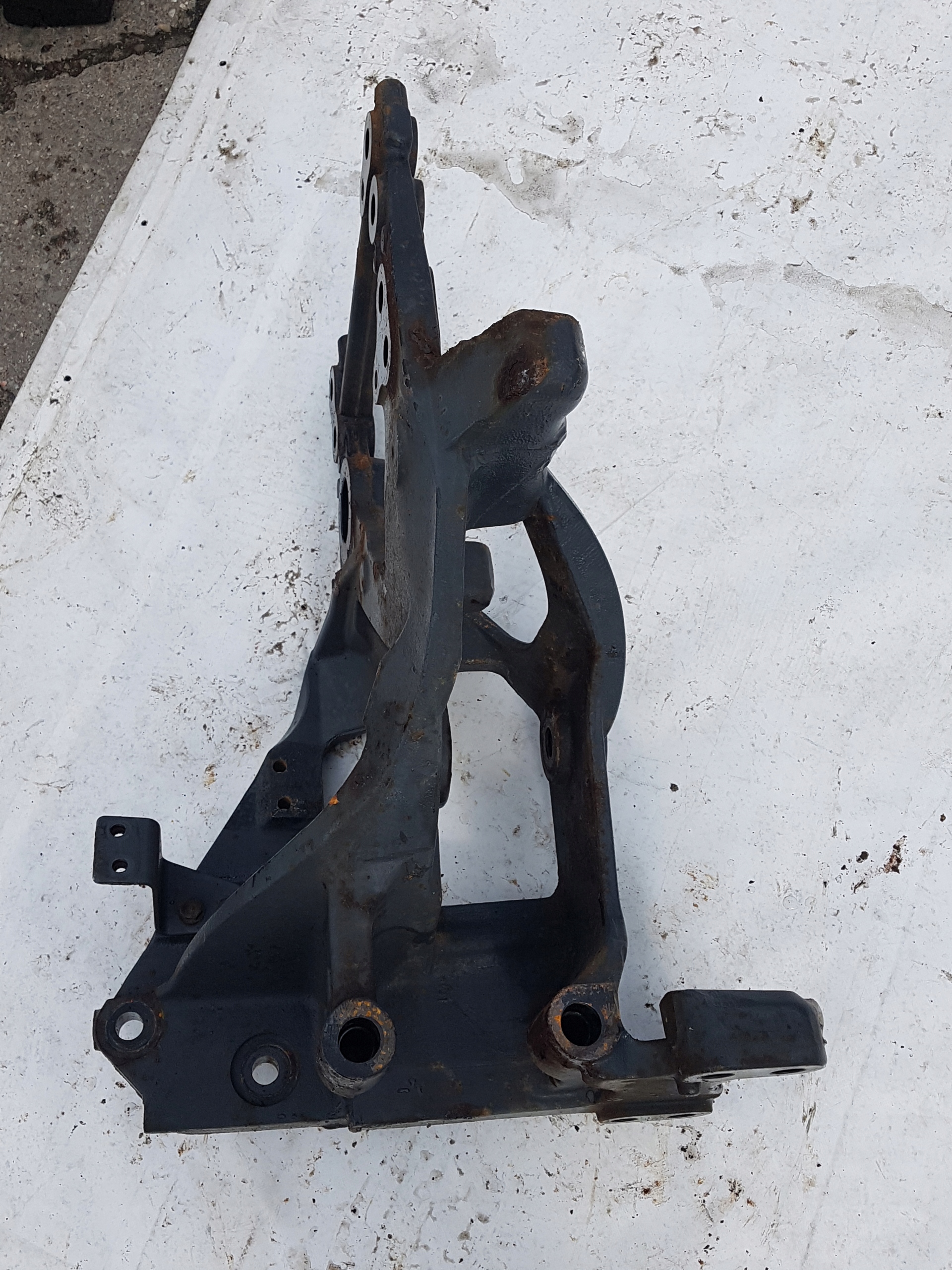 Supporto attacco sospensione anteriore LH DAF XF 106, CF Euro 6 Low Dec image 5