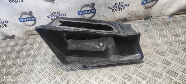 Ilmaputki Volvo XC60 II (246) 32219195 2.0L hybrid 299kW 2023