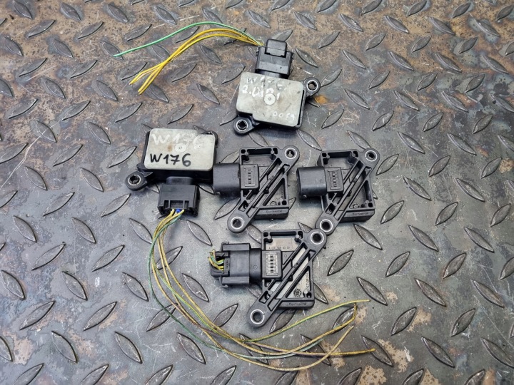 MERCEDES W156 W176 W246 Getriebedrehzahlsensor A0009056300