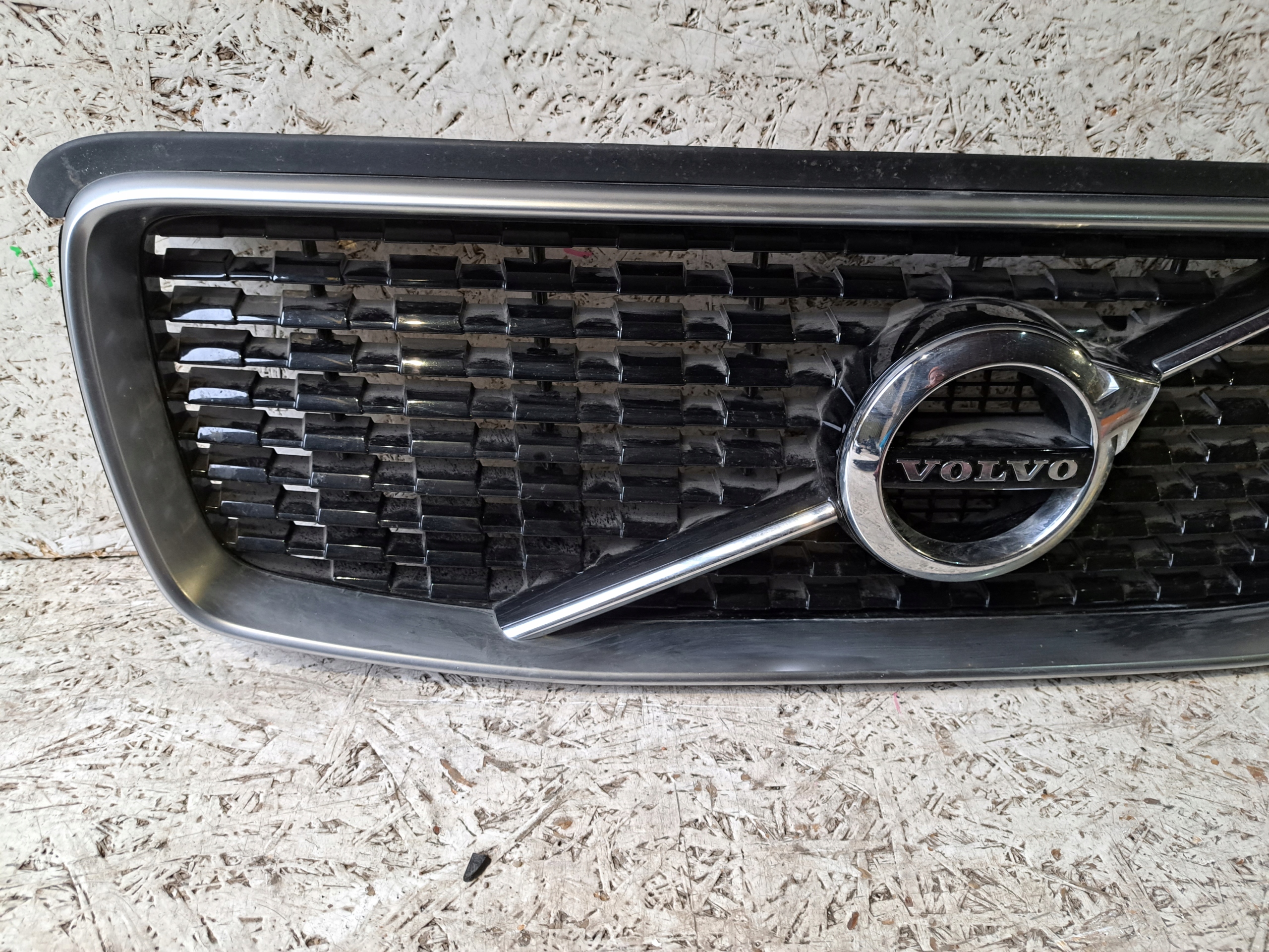 VOLVO XC90 II 2 R-DESIGN 31408442 Jäähdyttimen säleikkö