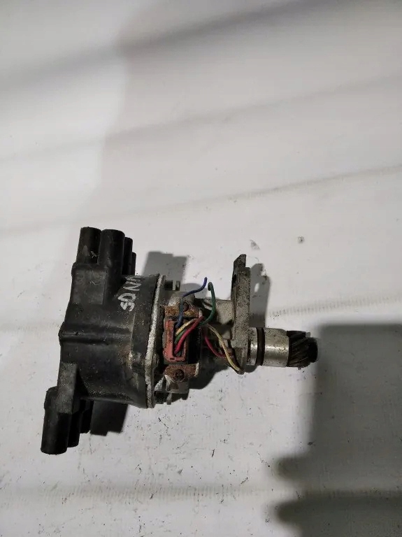 Distributeur d'allumage HYUNDAI SONATA III (Y-3) 2710035330 essence 1997