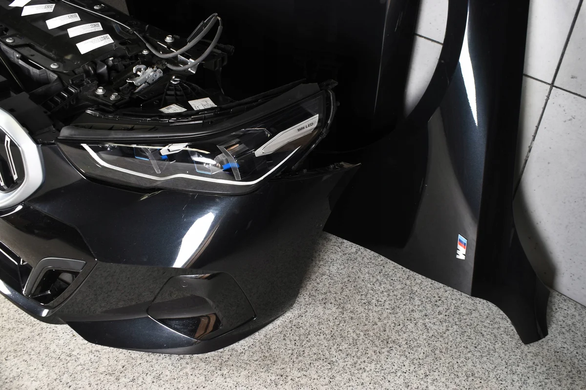 BMW 5 G60 G61 Frontteil gebraucht image 5