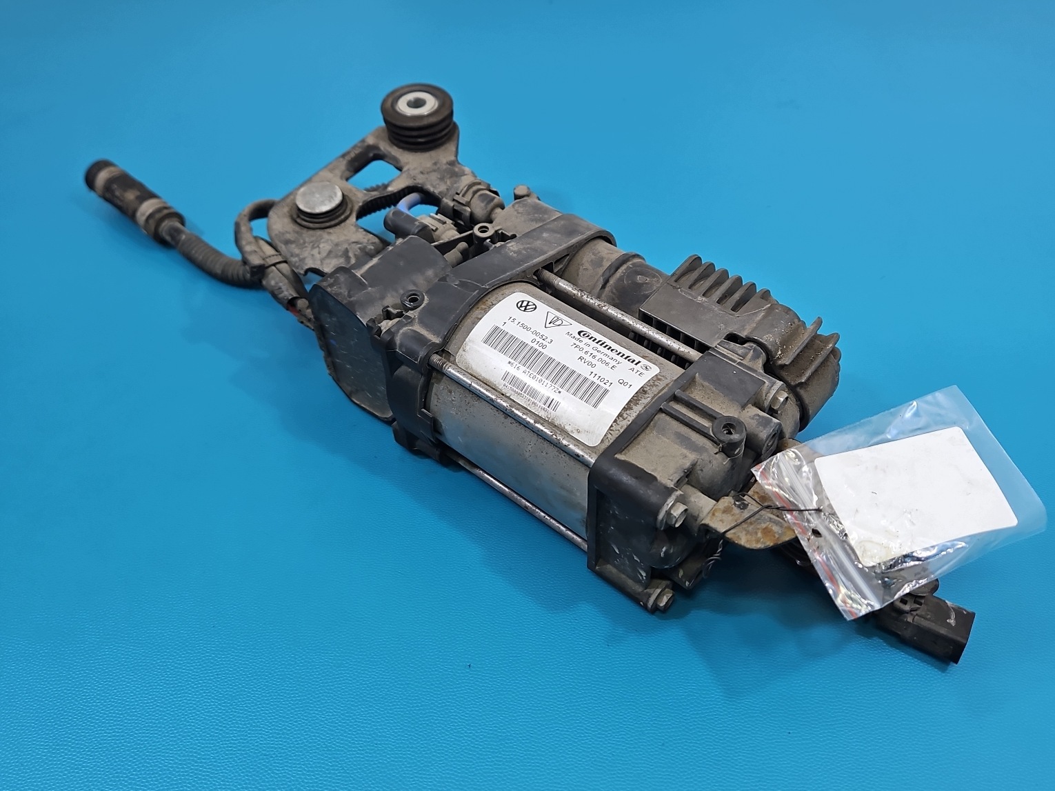 Compresseur suspension 7P0616006E Porsche Cayenne II 7P5 92A image 2