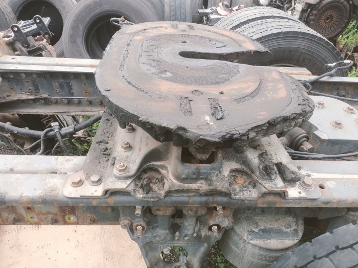 DAF XF 106 Euro 6 istuin aaltopellillä 22 cm