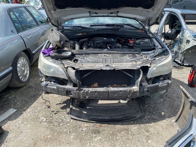 BMW E60 E61 2.0 D PAS avant image 2