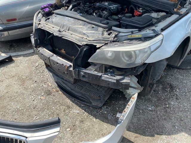 BMW E60 E61 2.0 D PAS avant image 5