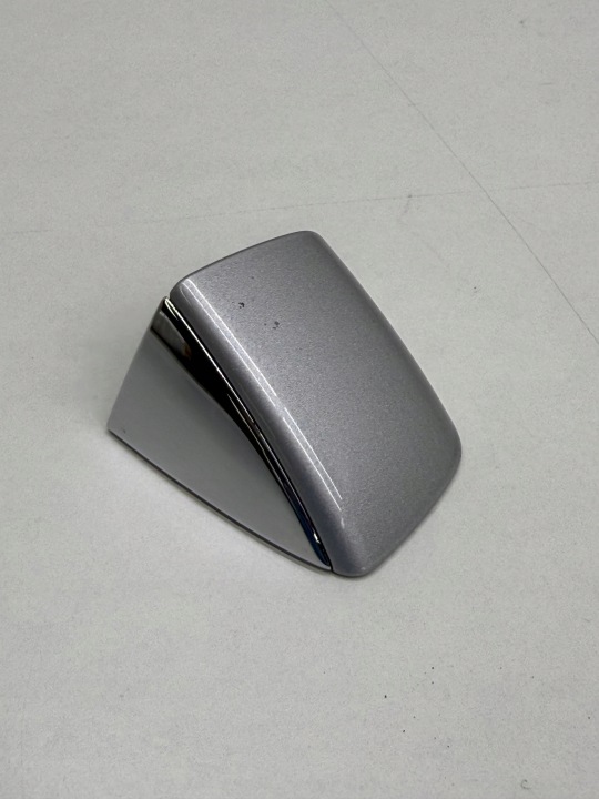 AUDI A6 S6 C7 oven lukon suojus oikea etu LX7W 4H0837880B |1 AUDI S6 C7 PitStop714