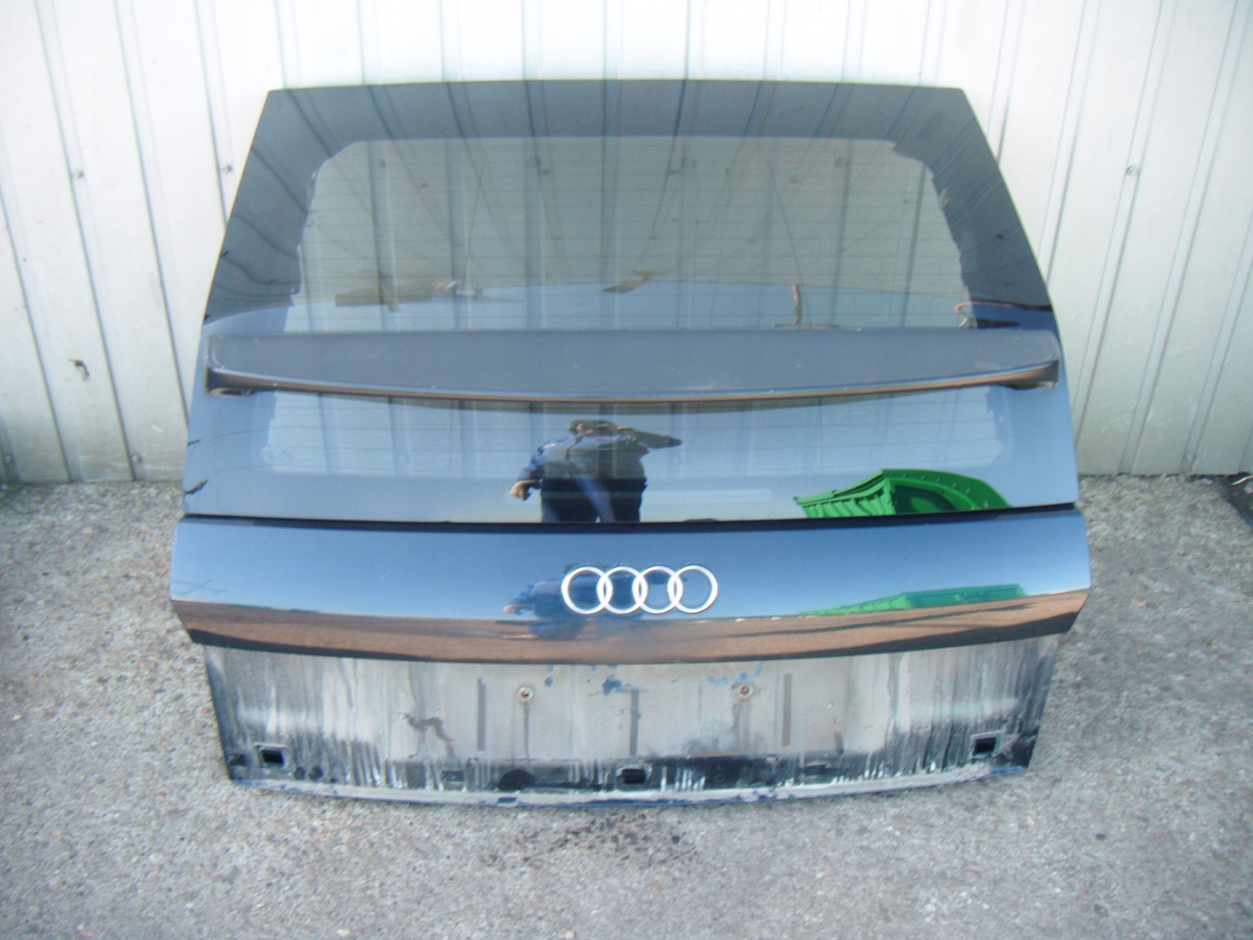 AUDI A2 99-05 Takaluukku ilman lasia LZ5Q