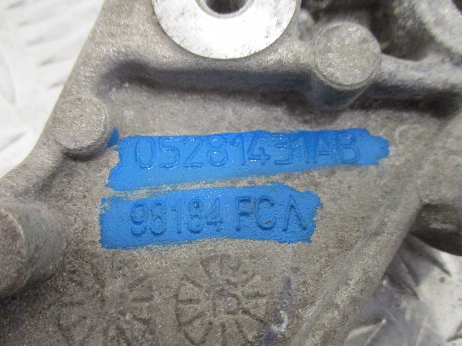 Support Jeep Compass 1.6 D 05281431AB image 3