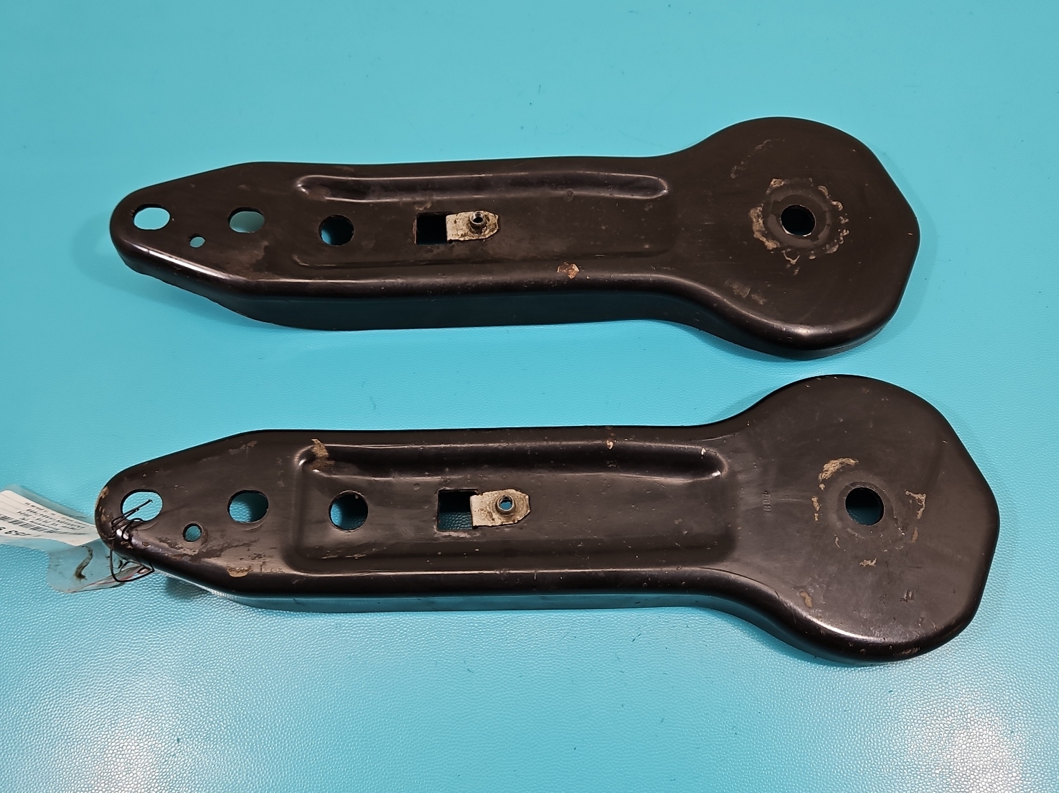 Befestigung Halter hinterer Querträger Jaguar XE 2.0D 15-19 image 3