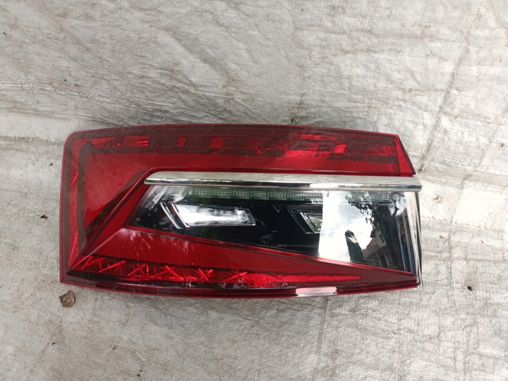 Skoda Superb III Lift rear lamp left 3V5945207C XXX