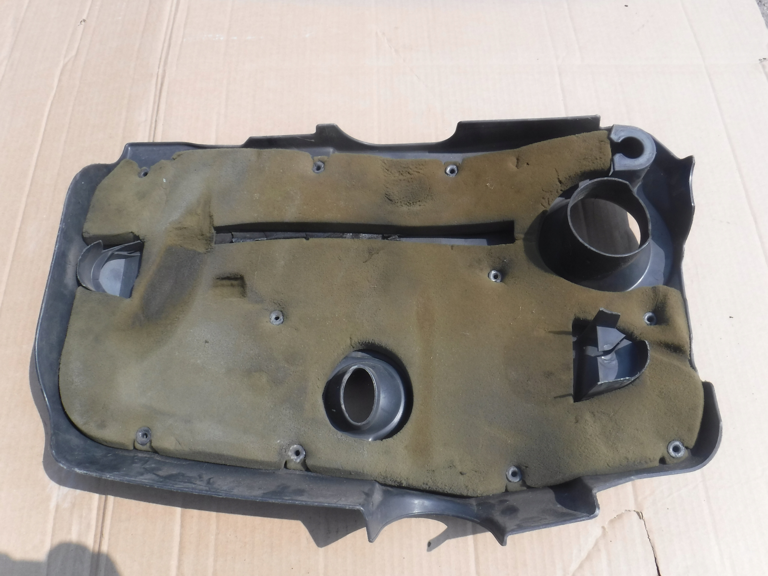 Moottorin suojakansi Renault Megane II 1.5 dCi 8200404674 8200365952