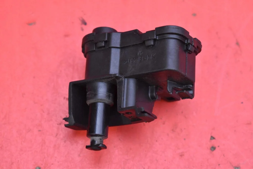 Tankklappenmotor 7P0810773D Skoda Fabia III
