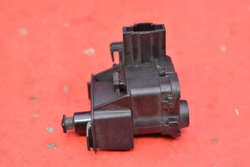 Tankklappenmotor 7P0810773D Skoda Fabia III image 5