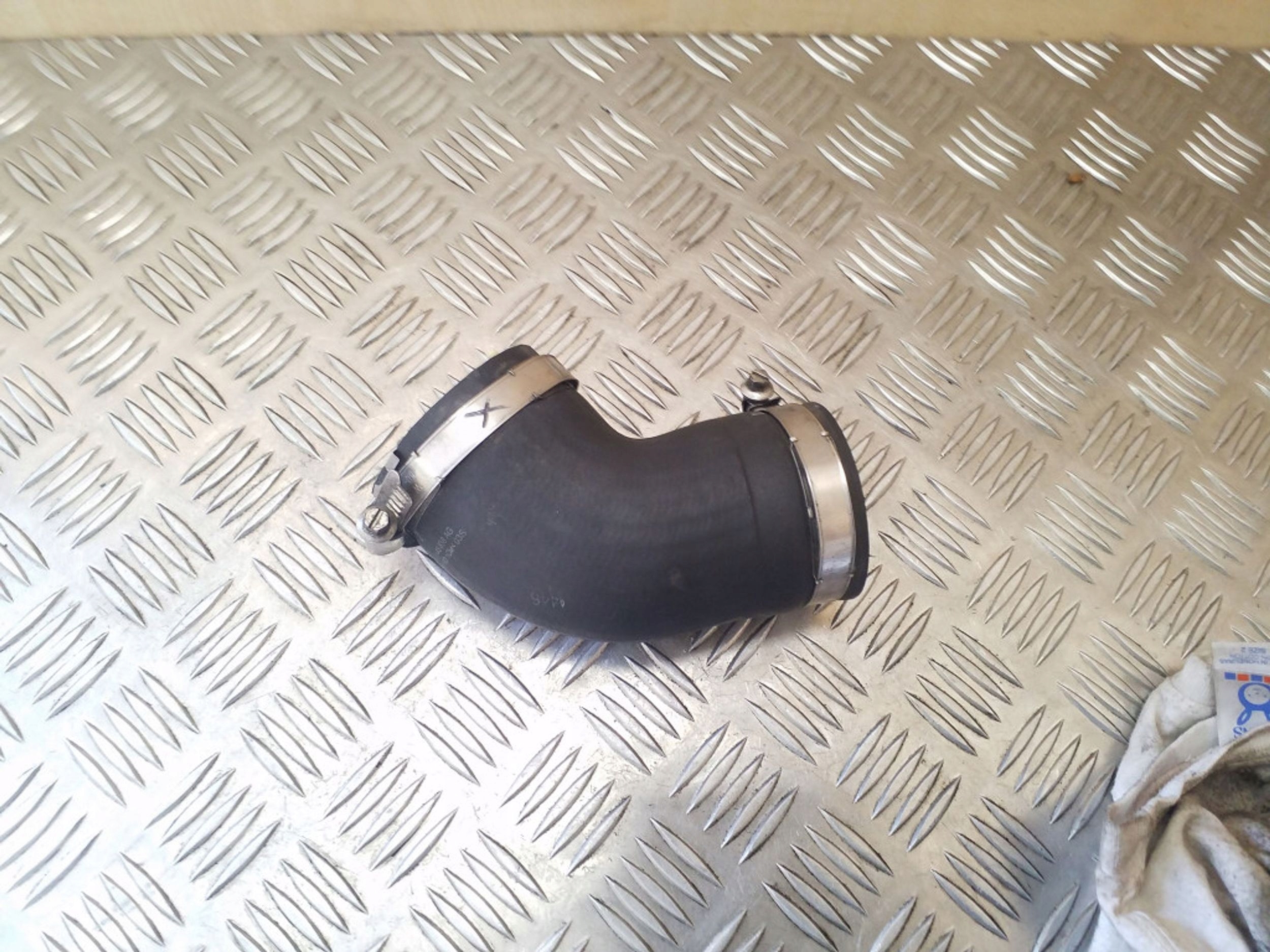 Intercoolerin letku 1K0145838AG 1.8 TSI Octavia II alkuperäinen toimiva