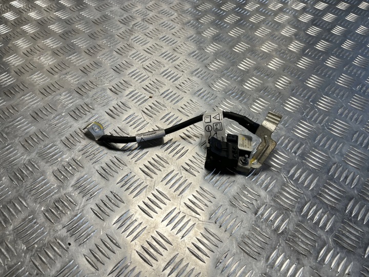 Klema miinus Dacia Sandero III 240805989r