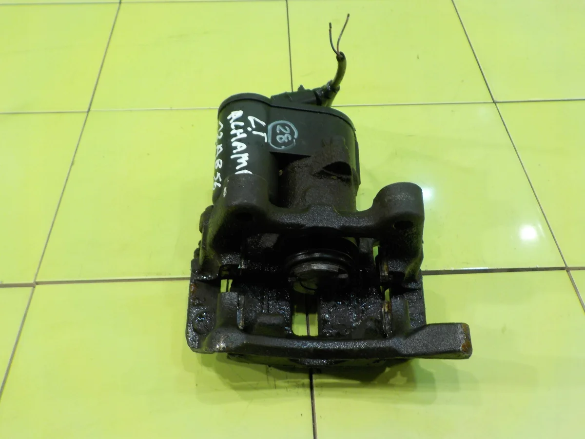Seat Alhambra II Bremssattel links hinten image 3