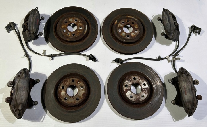 Brembo jarrusatulat ja jarrulevyt Chevrolet Camaro SS 2009-