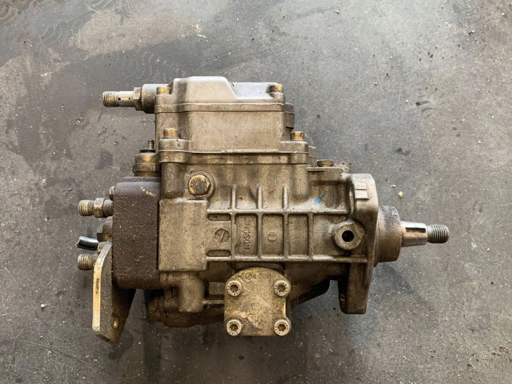 VW Passat B5 polttoainepumppu 028130115