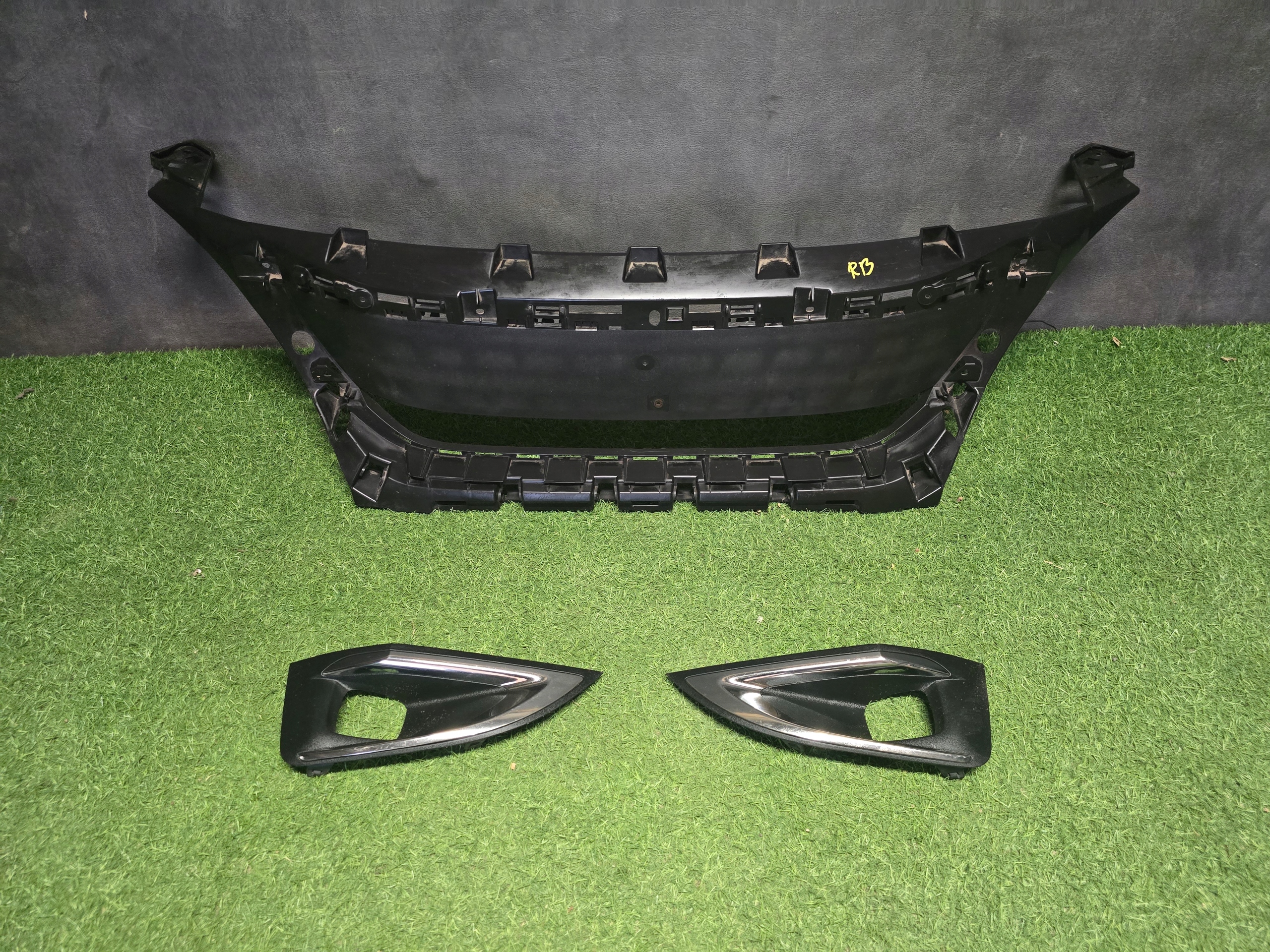 Kühlergrill Verstärkung rechts links Peugeot 3008 5008 II image 2