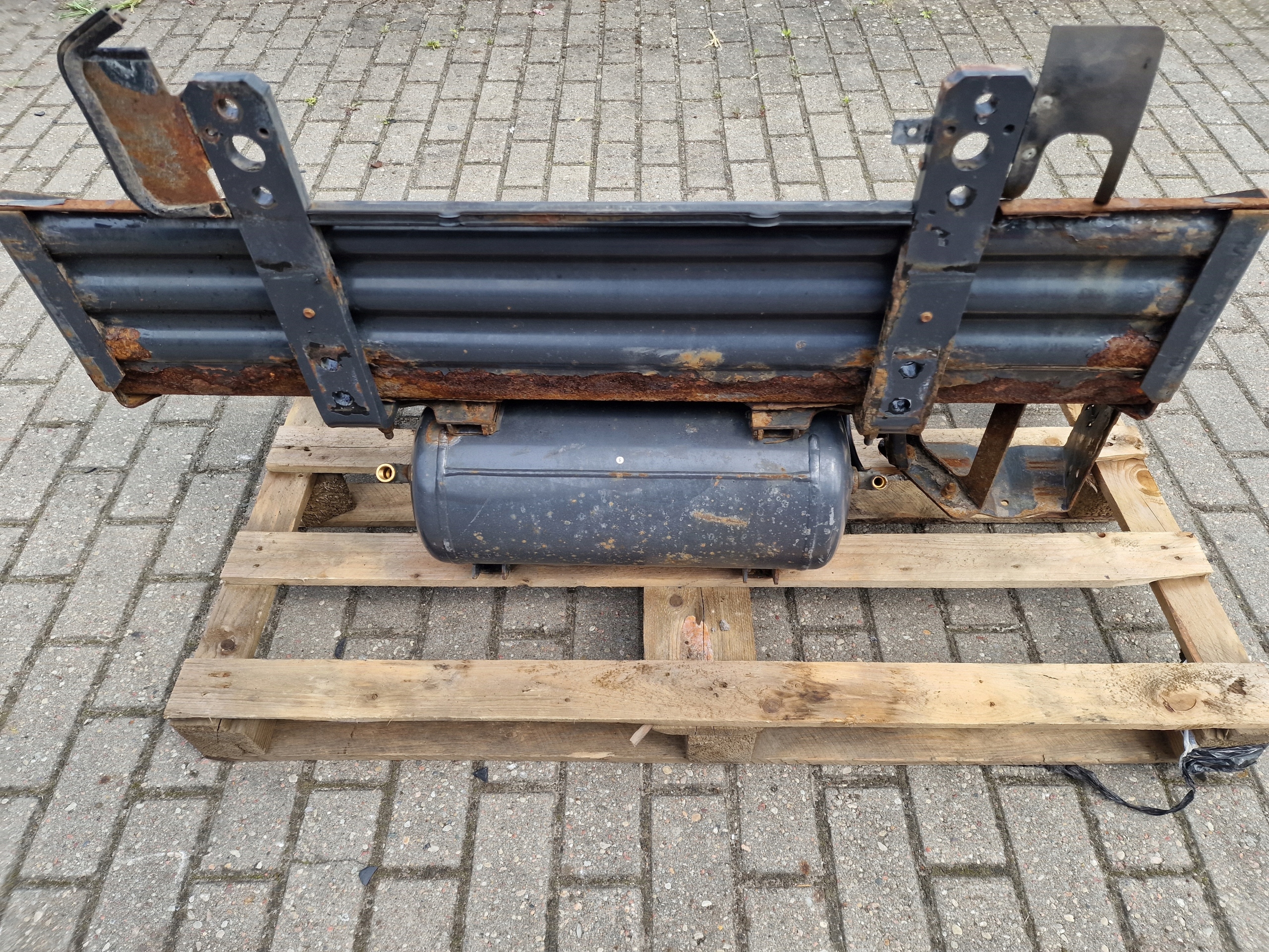 Suporte Caixa Bateria Scania R 2016256 2007911 1360401 image 4