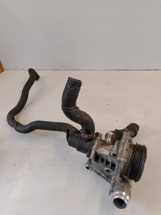 MERCEDES W176 WATER PUMP A6512000501 A2465010382