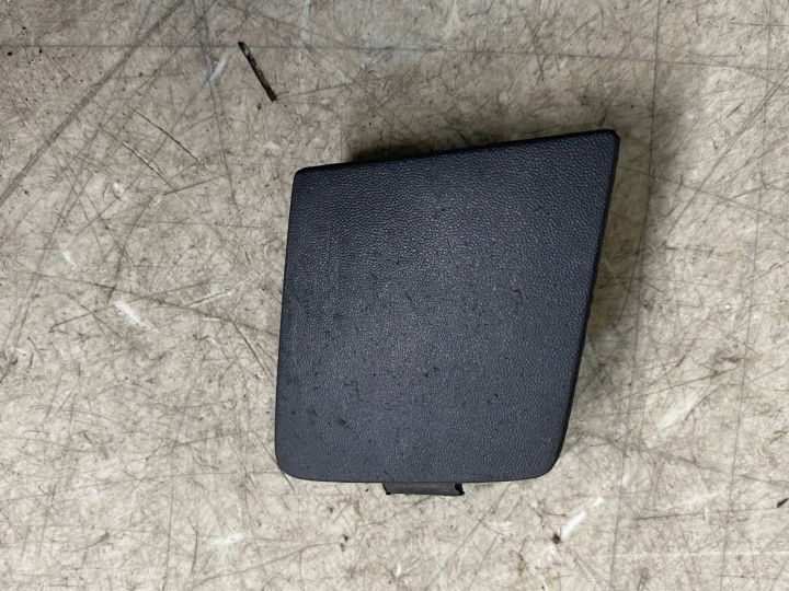 Etupuskurin vetokoukun tulppa CITROËN JUMPER FURGON 1307988070 2.2L