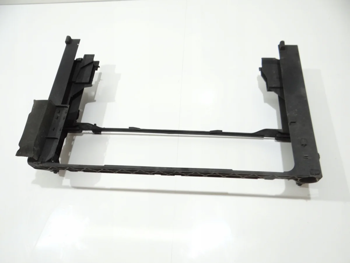 BMW F10 F11 jäähdyttimen kehys 7804617