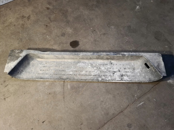 Oikea kynnysaskelma VW TRANSPORTER V (T5) FURGON 7H0863725S 2.0L diesel