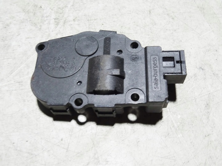 BMW 3 (E90) intake flap actuator CZ113930071C 2.0L diesel 130kW 2008