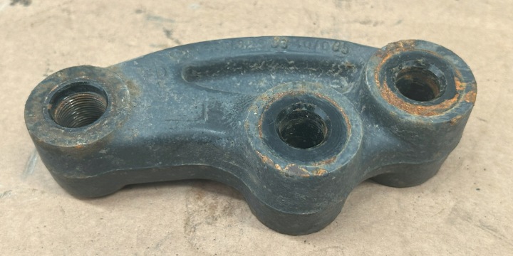 Mercedes MP4 iskunvaimentimen kiinnikkeet A9603230340