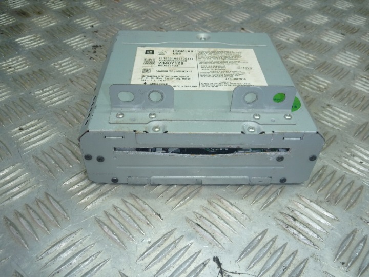 Radio DVD CD Tahoe Escalade Suburban Yukon 15