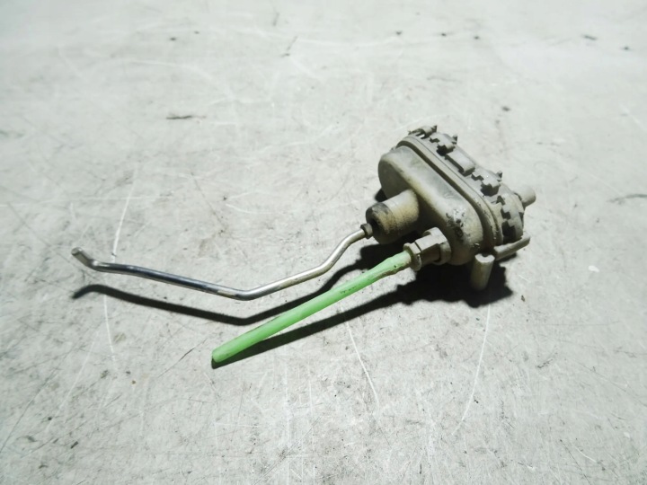 Central locking vacuum pump AUDI 100 (4A, C4) 4A0862153A 2.5L diesel