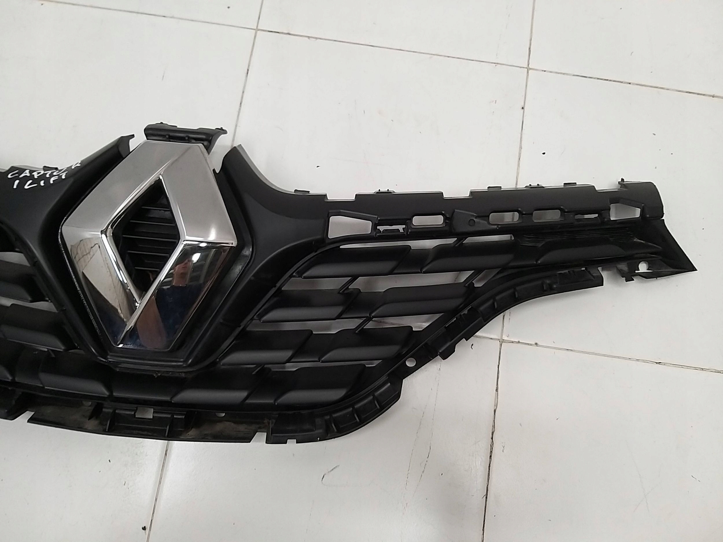 RENAULT CAPTUR I 1 LIFT 17-19 GRILLIN SÄLEIKKÖ 623109707R