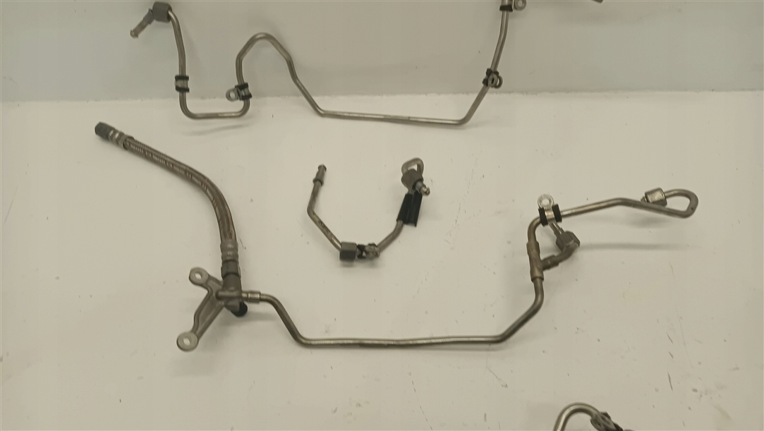 Kraftstoffeinspritzleitungen Mercedes X218 W218 W212 CLS 4.7 V8 278.922 image 3