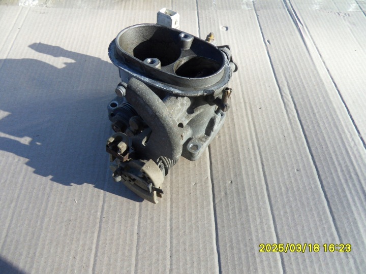 Kaasutin VW Golf II (19E, 1G1) 1.3 KAT 0281030063B