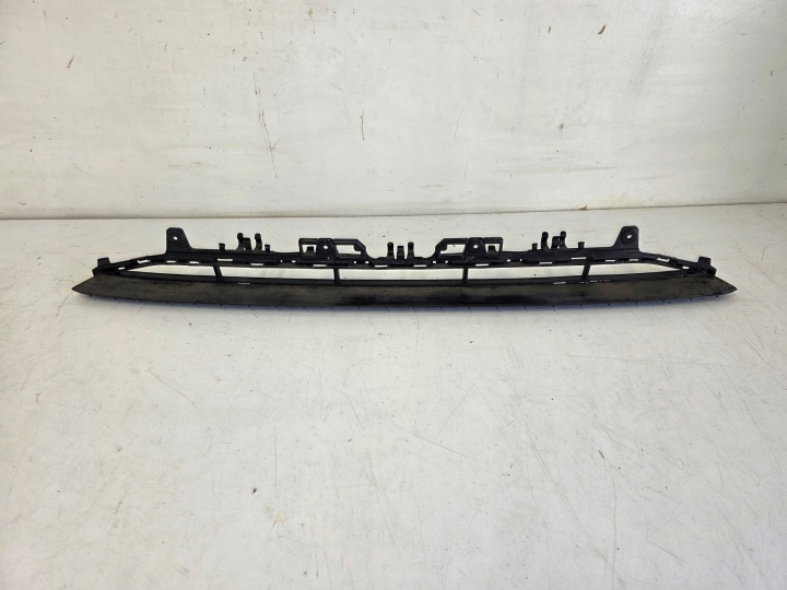 Audi A3 S3 8V S-Line Center Bumper Grille 8V5807647