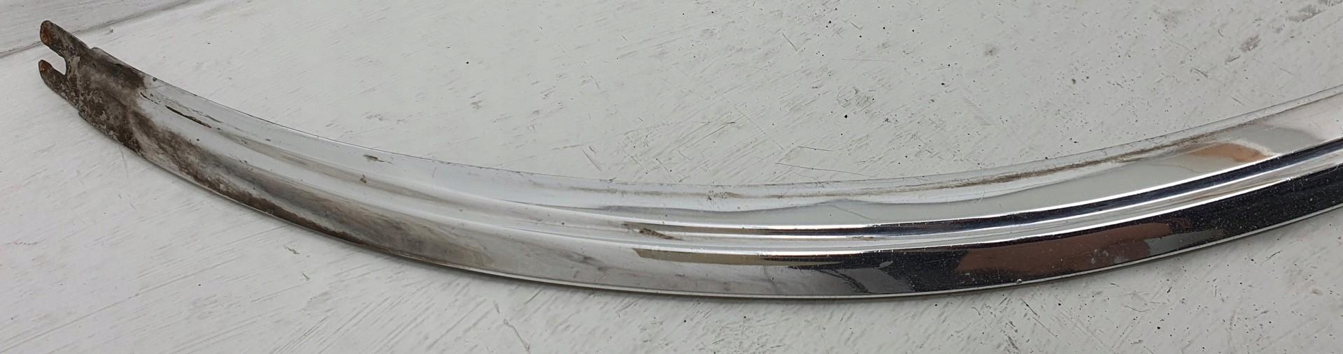 Moldura inferior cromada parabrisas Mercedes W115 W114 image 5
