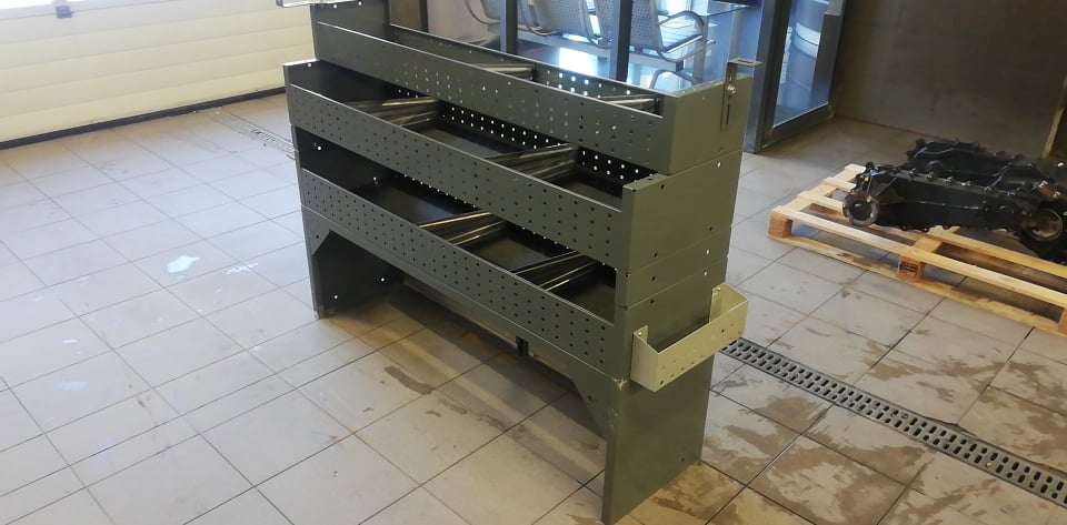 auton korirakennus huoltopöytä 106x139x385